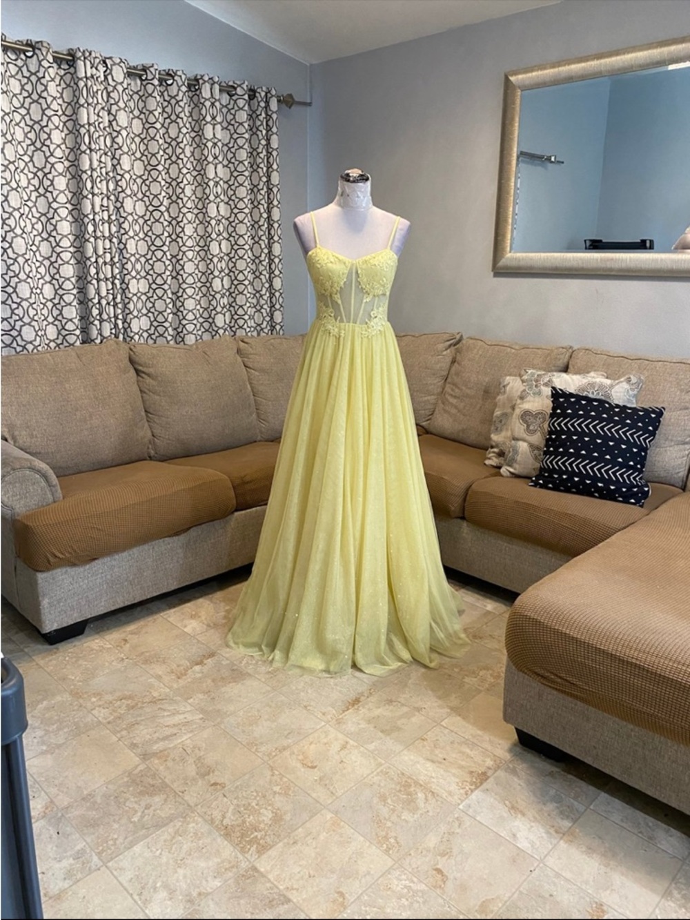 New Windsor Junior Size 7 waist 28 inches Sweetheart Lace A-Line Ball Gown - Picture 3 of 7